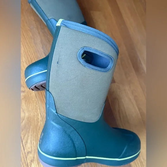 Kids Unisex Green Bogs Boots big kids size 6 nearly new - Picture 6 of 14